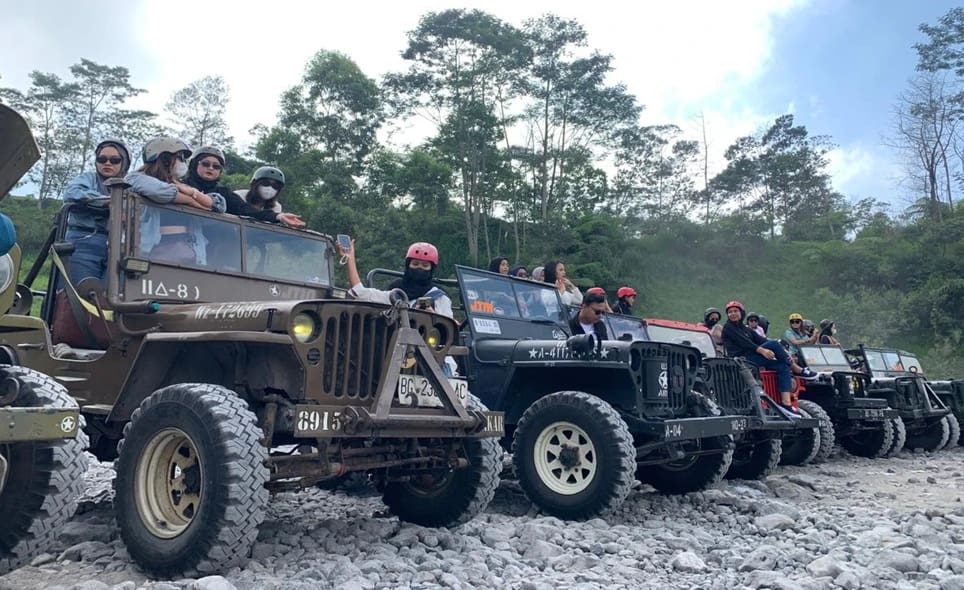 paket short wisata jeep merapi jogja